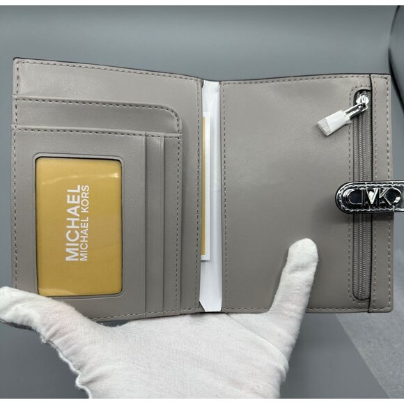 Michael Kors Empire Silver Crocodile Embossed Leather Passport Wallet **READ** - Picture 7 of 16